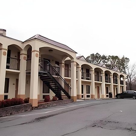 Econo Lodge Dalton Exterior photo