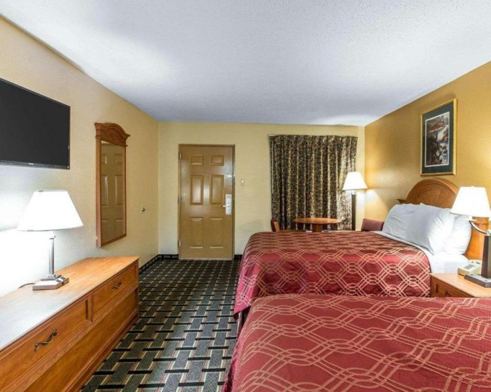 Econo Lodge Dalton Exterior photo